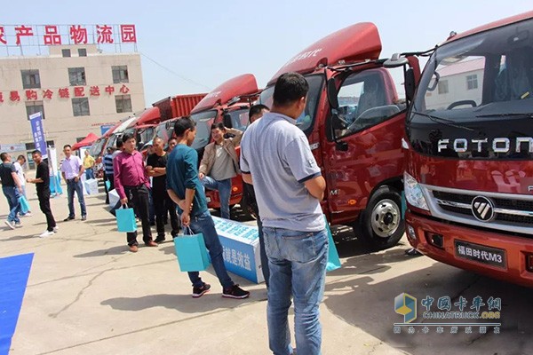 福田時(shí)代福田時(shí)代為用戶提供協(xié)助上牌、免費(fèi)送車、維修及保養(yǎng)等服務(wù)