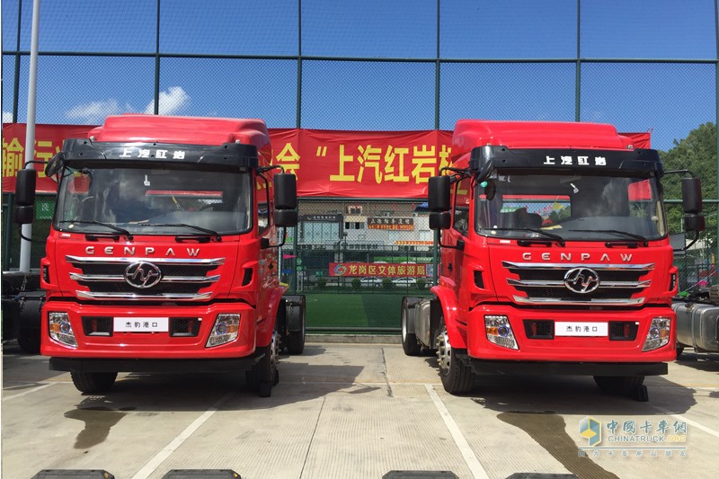 紅巖深圳吼“雄起” 港口運(yùn)輸車“狙擊戰(zhàn)”初戰(zhàn)大捷
