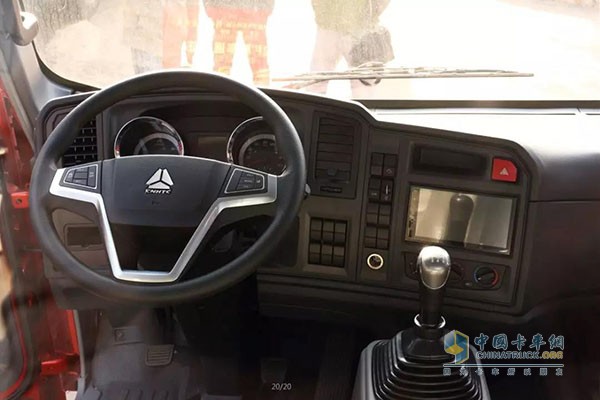 HOWO輕卡內(nèi)飾展現(xiàn)歐系卡車風范