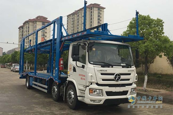 大運(yùn)中置軸轎運(yùn)車