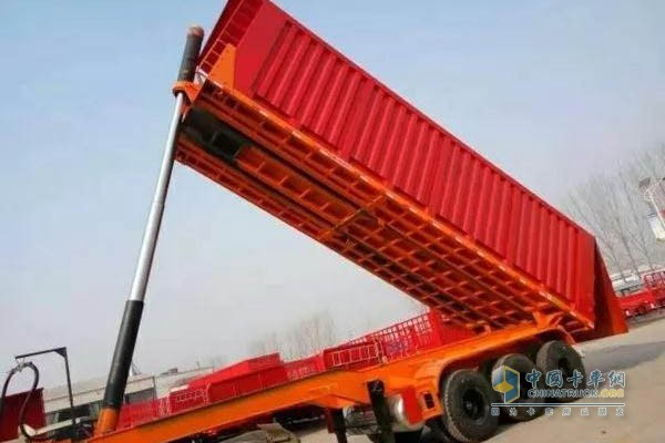 升起狀態(tài)下的掛車(chē)