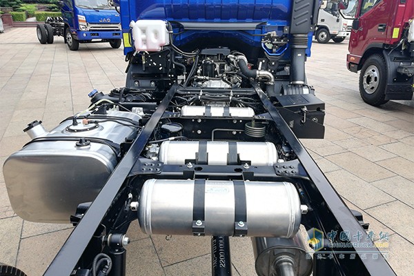 帥鈴全能物流版850mm超寬車架，行駛更穩(wěn)定