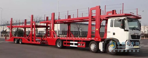 中國重汽J5G中置軸轎運(yùn)車