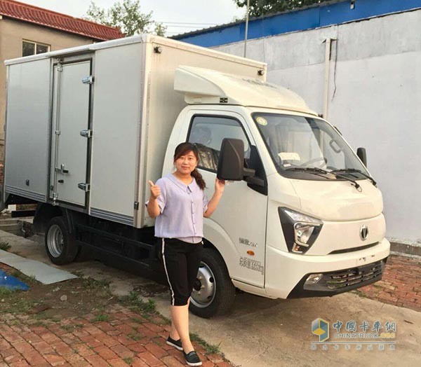 ?王欣與她喜愛(ài)的飛碟汽車