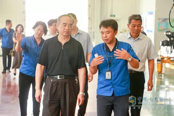 山西省委常委、常務副省長、省政府黨組副書記林武赴江鈴重汽進行調研
