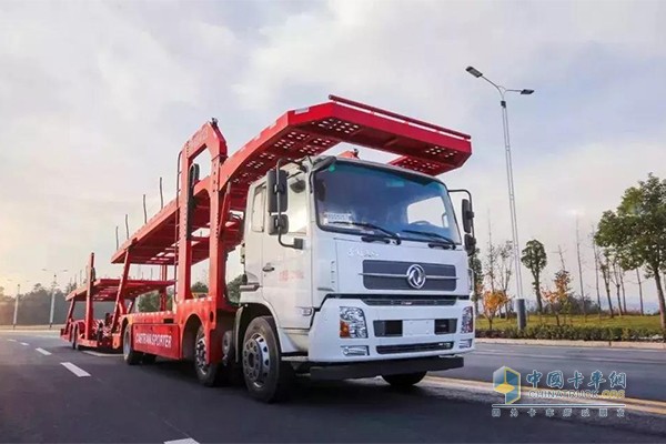 天錦中置軸轎運(yùn)車(chē)