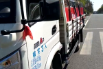 鋼材運輸選奧馳：“抗造”還省油，這車我沒買錯！