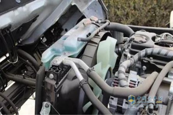 定期檢查冷卻液液位