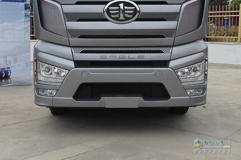 一汽解放J7 500馬力 6X4牽引車(chē)