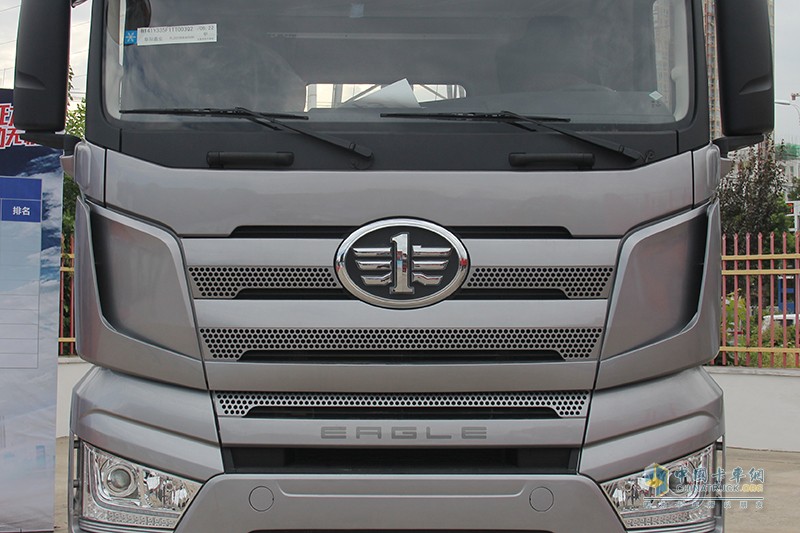 一汽解放J7 500馬力 6X4牽引車(chē)