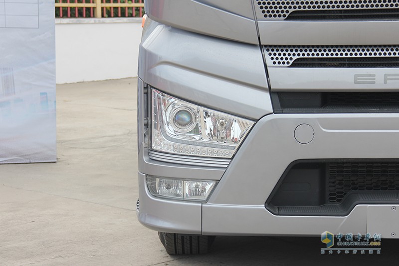 一汽解放J7 500馬力 6X4牽引車(chē)