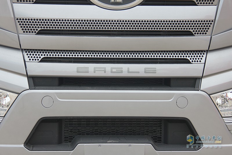 一汽解放J7 500馬力 6X4牽引車(chē)
