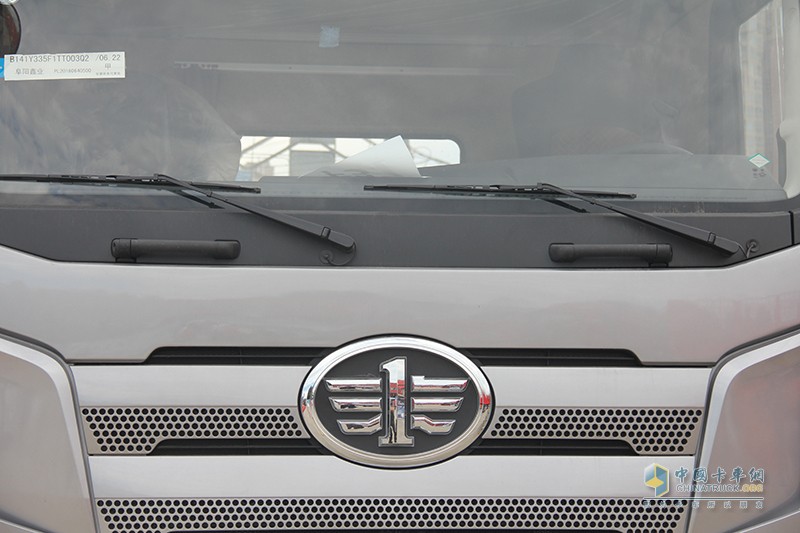 一汽解放J7 500馬力 6X4牽引車(chē)