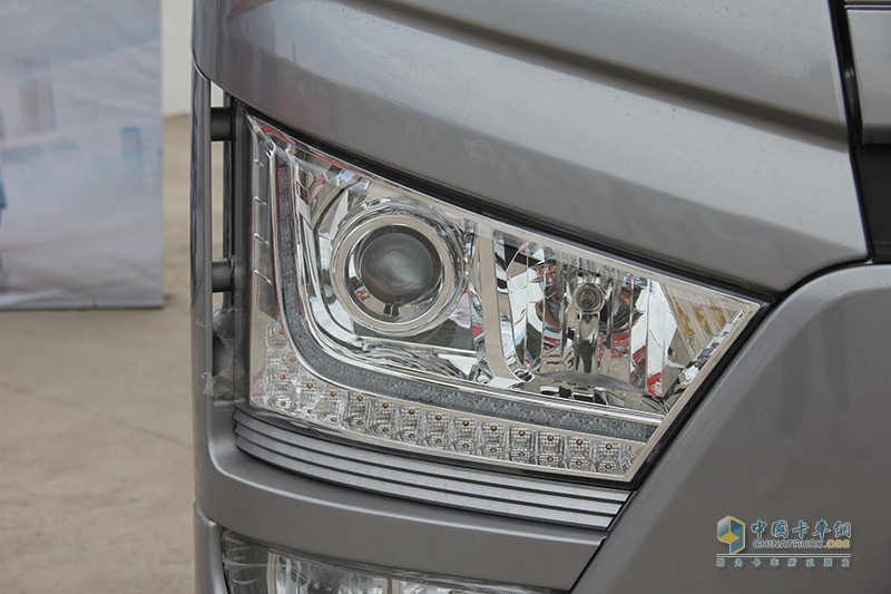一汽解放J7 500馬力 6X4牽引車(chē)