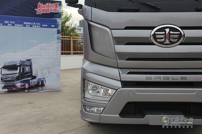 一汽解放J7 500馬力 6X4牽引車(chē)