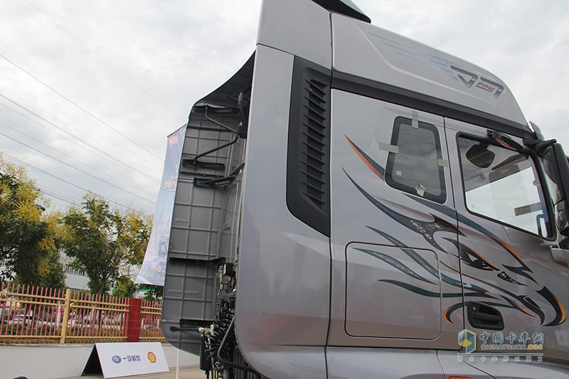 一汽解放J7 500馬力 6X4牽引車(chē)