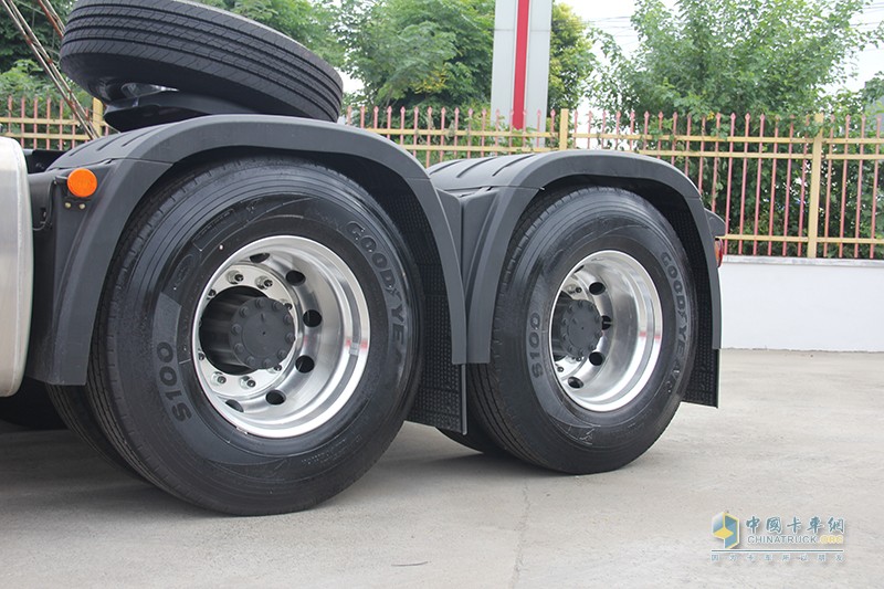 一汽解放J7 500馬力 6X4牽引車(chē)