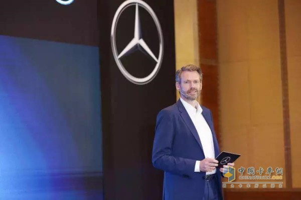 戴姆勒卡客車(chē)(中國(guó))有限公司CEO Ralf Kraemer科銳銘先生發(fā)表講話