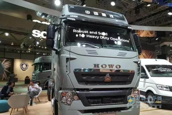 中國(guó)重汽豪沃T7H牽引車