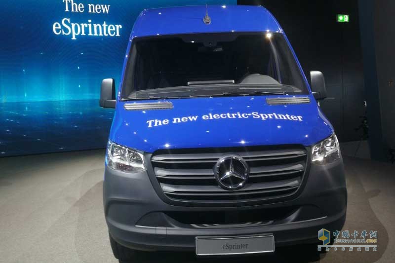 德國漢諾威車展第一彈，奔馳展廳純電動(dòng)閃耀舞臺(tái)