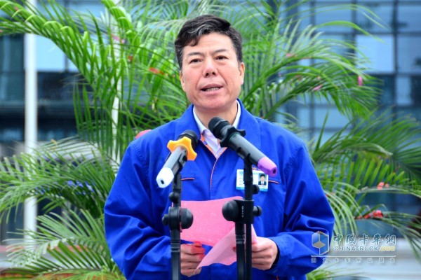 集團(tuán)公司黨委書記、董事長嚴(yán)鑒鉑