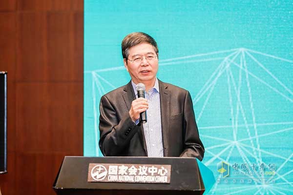 汽車評價研究院院長、中國汽車人才研究會副理事長李慶文