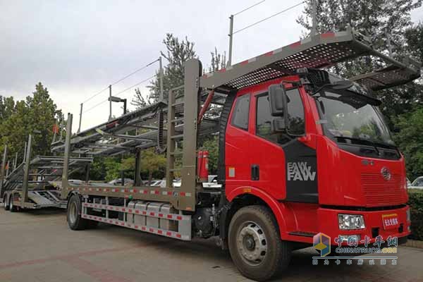 長久中置軸車輛運(yùn)輸車