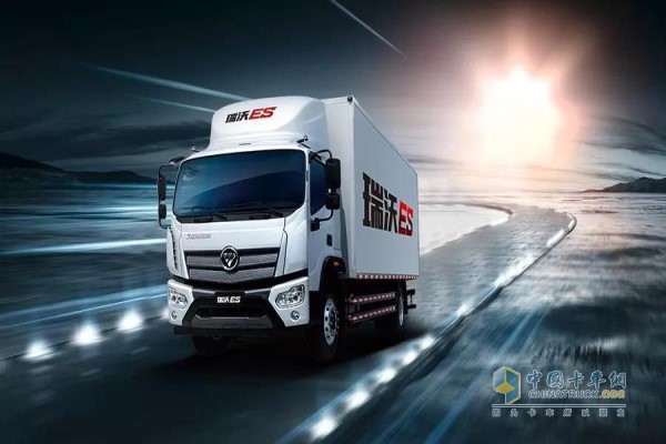 卡車司機行駛調(diào)整好心態(tài)