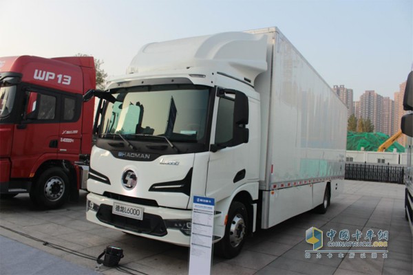 德龍L6000混合動(dòng)力廂車