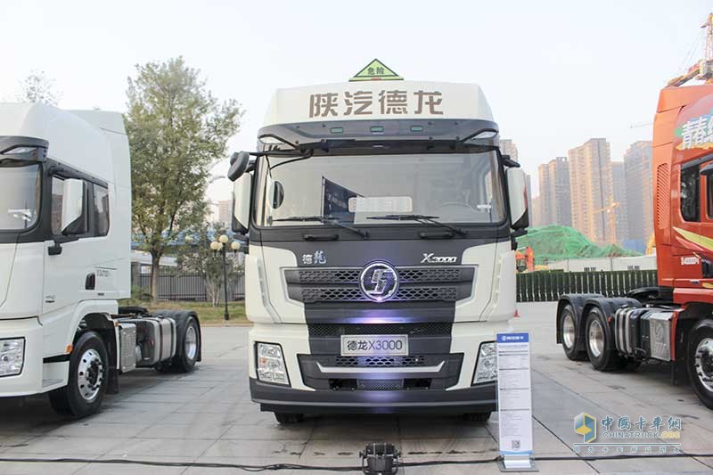 陜汽重卡 德龍X3000 500馬力 6X4 國(guó)五牽引車(chē)(SX4250XC4Q2)