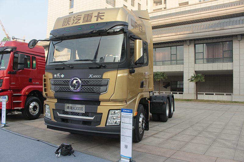 陜汽重卡 德龍X3000 460馬力 6X4 LNG 國(guó)六牽引車(chē)