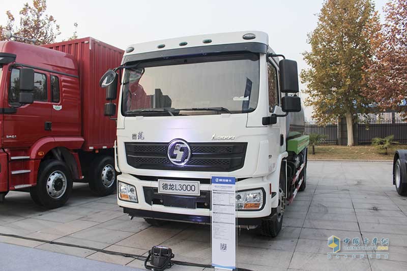 陜汽重卡 德龍L3000 4×2 220馬力標(biāo)準(zhǔn)版灑水車(chē)