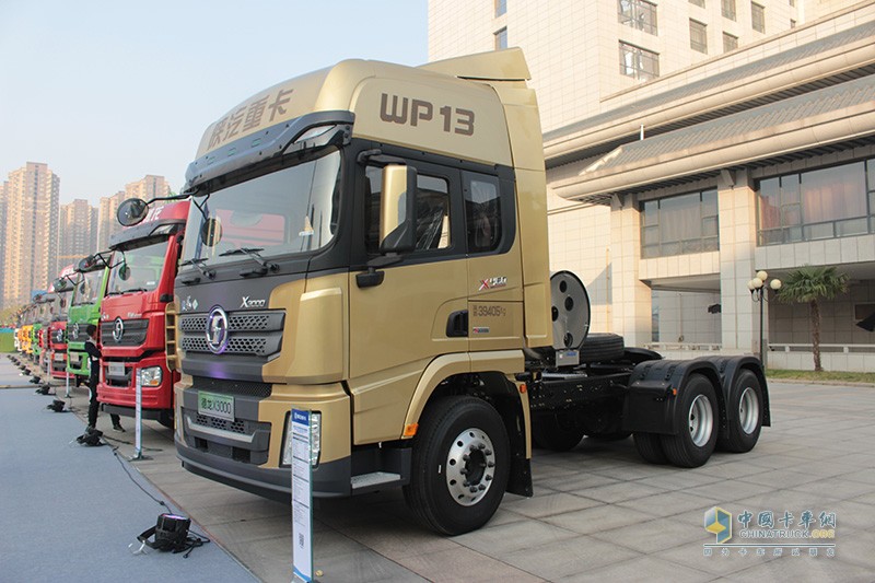 陜汽重卡 德龍X3000 460馬力 6X4 LNG 國(guó)六牽引車(chē)