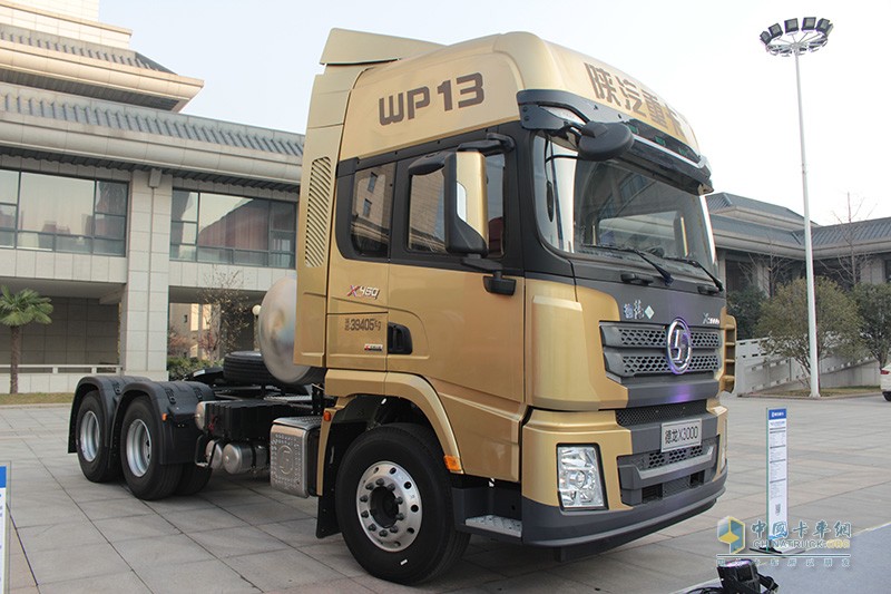 陜汽重卡 德龍X3000 460馬力 6X4 LNG 國(guó)六牽引車(chē)