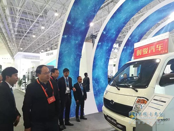 云南省工信廳王祥副廳長對時(shí)駿汽車給與好評