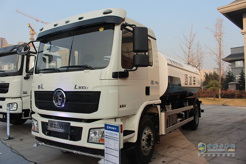 陜汽重卡 德龍L3000 220馬力 4X2 灑水車(chē)