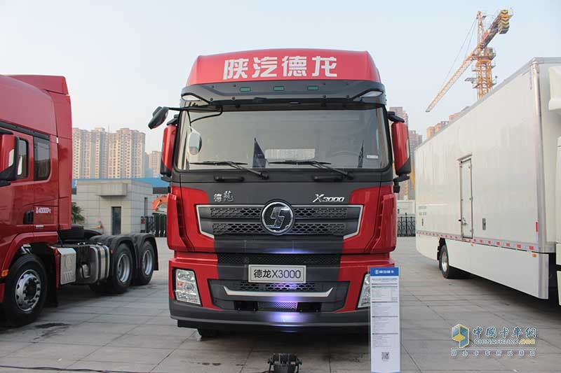 陜汽重卡 德龍X3000 黃金之星強(qiáng)勁版 6×4 550馬力 國(guó)五牽引車