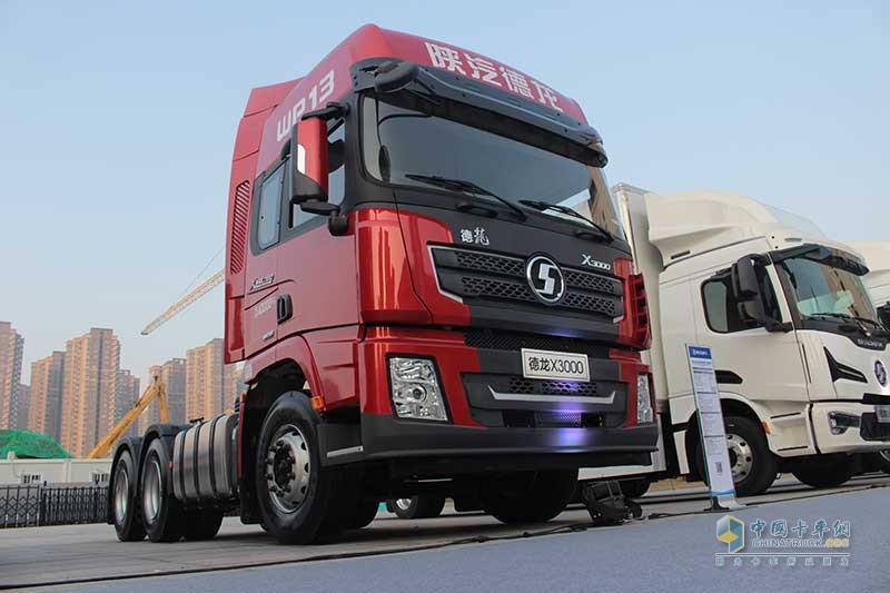 陜汽重卡 德龍X3000 黃金之星強(qiáng)勁版 6×4 550馬力 國(guó)五牽引車