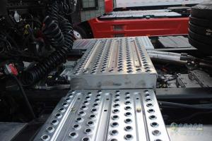 陜汽重卡 德龍X6000 660馬力 6×4 國六牽引車