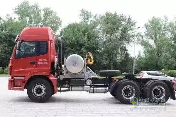 X12N天然氣版發(fā)動機采用模塊化設計減輕自重