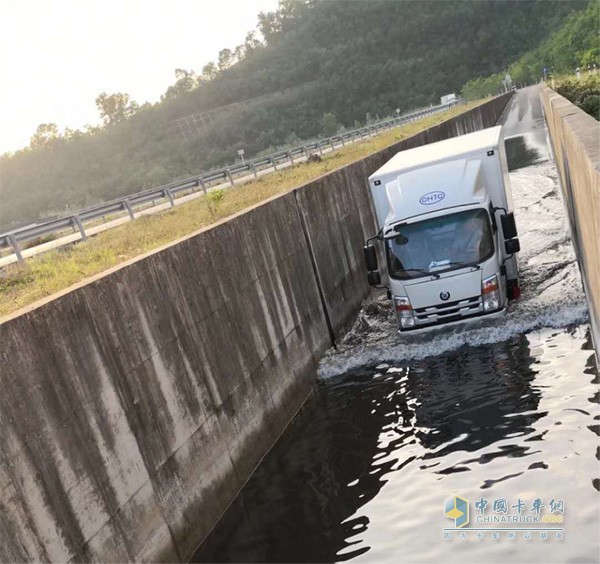 恒天新楚風純電動物流車測試