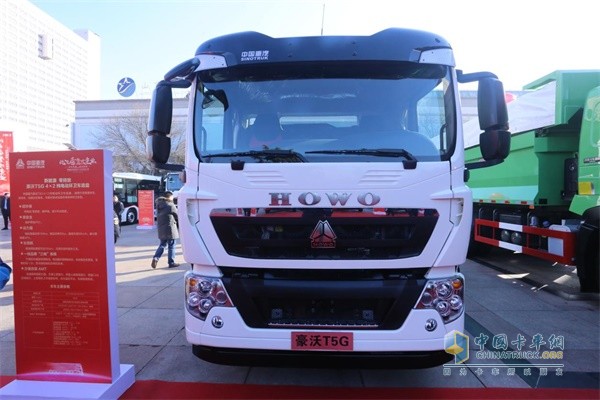 中國重汽豪沃T5G-4×2-純電動(dòng)環(huán)衛(wèi)車底盤