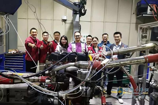 ?東風(fēng)康明斯國六發(fā)動(dòng)機(jī)在襄陽汽車檢測(cè)中心進(jìn)行全項(xiàng)目型式認(rèn)證試驗(yàn)　