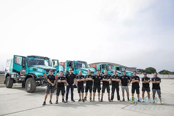 喀爾依維柯PETRONAS De Rooy IVECO 車隊(duì)