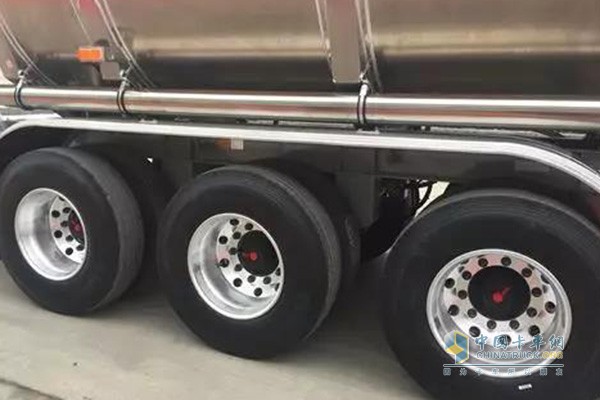 標配賽夫華蘭德車軸、支腿的展車