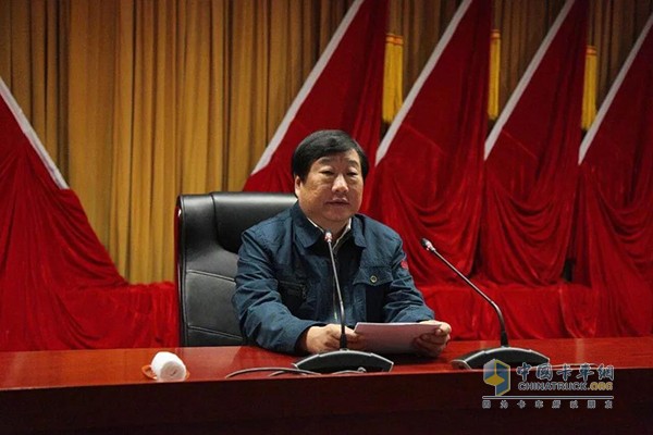 山東重工集團(tuán)黨委書記、董事長，中國重汽集團(tuán)黨委書記、董事長譚旭光