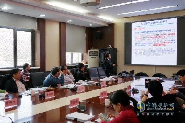 石墨烯/橡膠復合材料規(guī)?；苽浼皯藐P鍵技術研究”課題