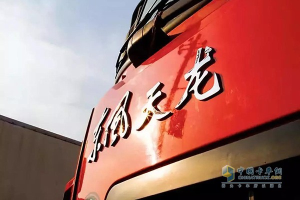 匹配東風(fēng)康明斯發(fā)動機(jī)的東風(fēng)天龍