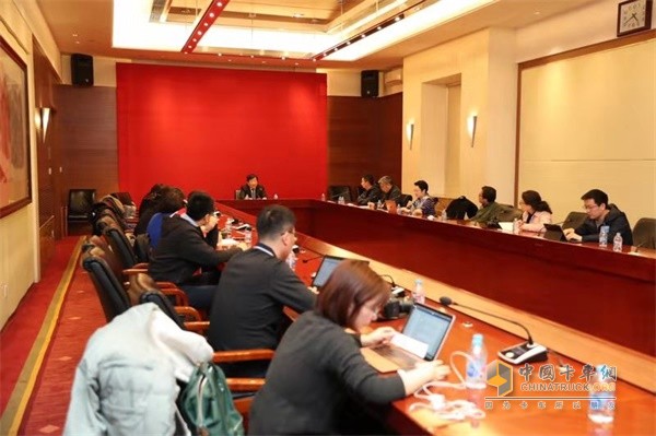 全國(guó)人大代表、濰柴集團(tuán)董事長(zhǎng)譚旭光接受媒體專訪