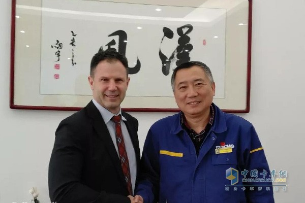 美馳亞太區(qū)總裁Ken和徐工汽車羅東海總經(jīng)理